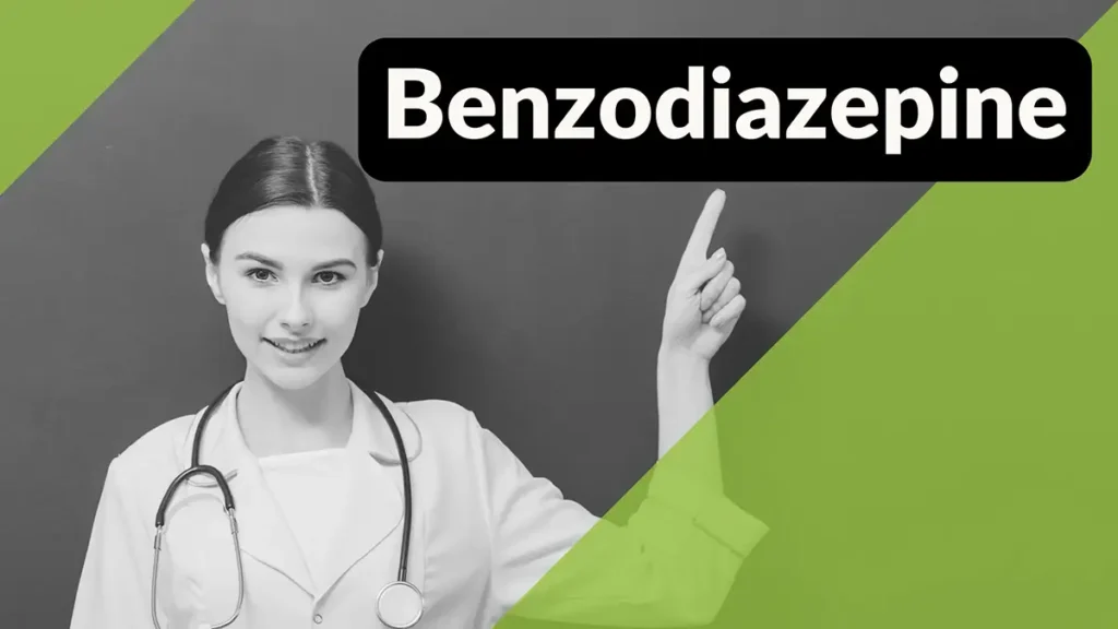 Een arts wijst met een opgeheven wijsvinger op de effecten en bijwerkingen van benzodiazepinen.